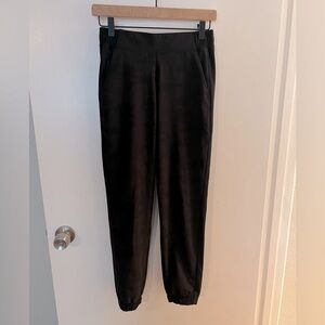 Athleta Mid Rise Black Camo/Animal print joggers